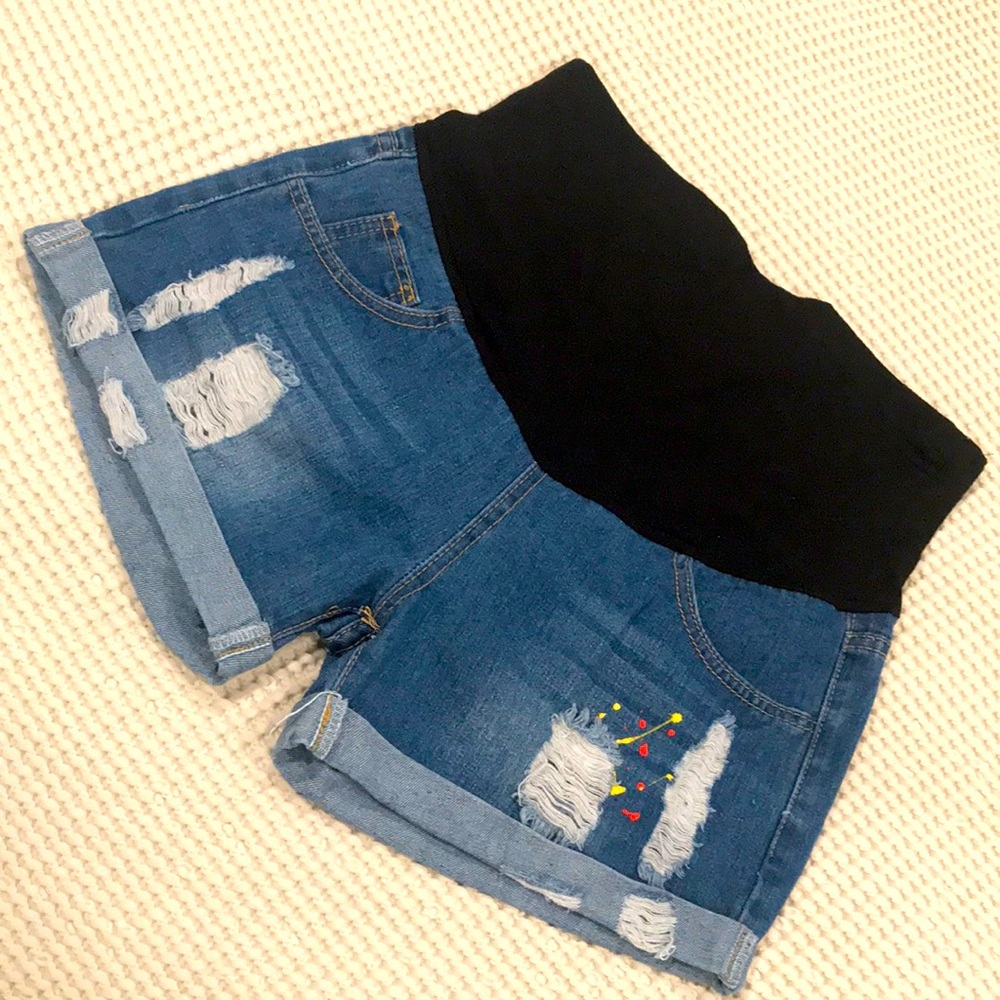 Maternity shorts